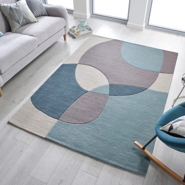 Hand tufted wool rug